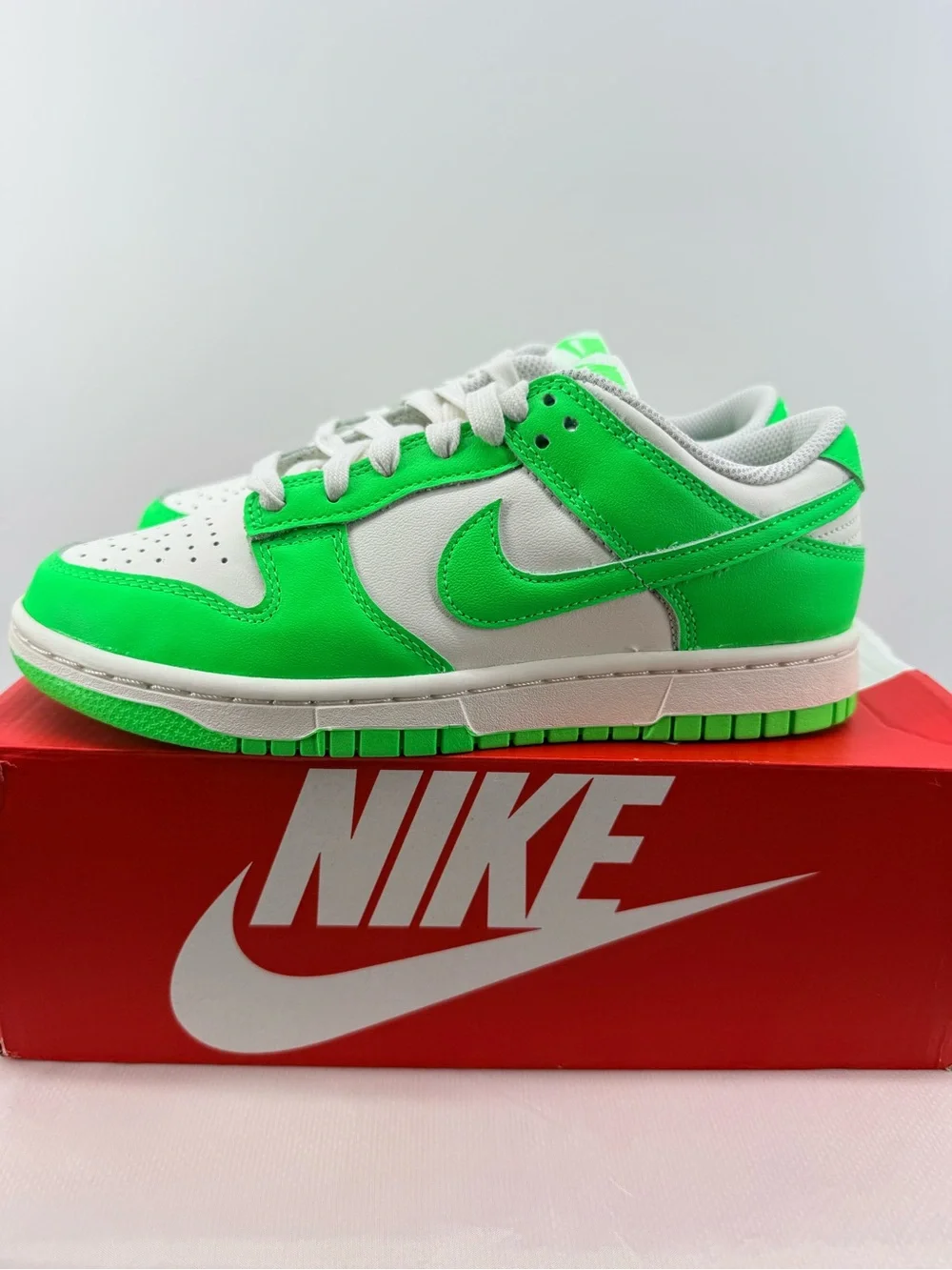Nike Low Green Strike NEW 6.5W/ 5M
